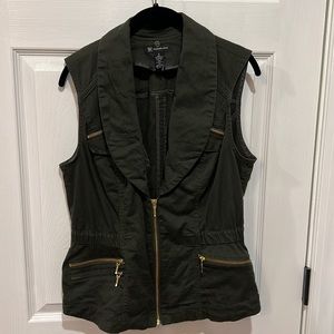 INC zip-up vest size Medium
